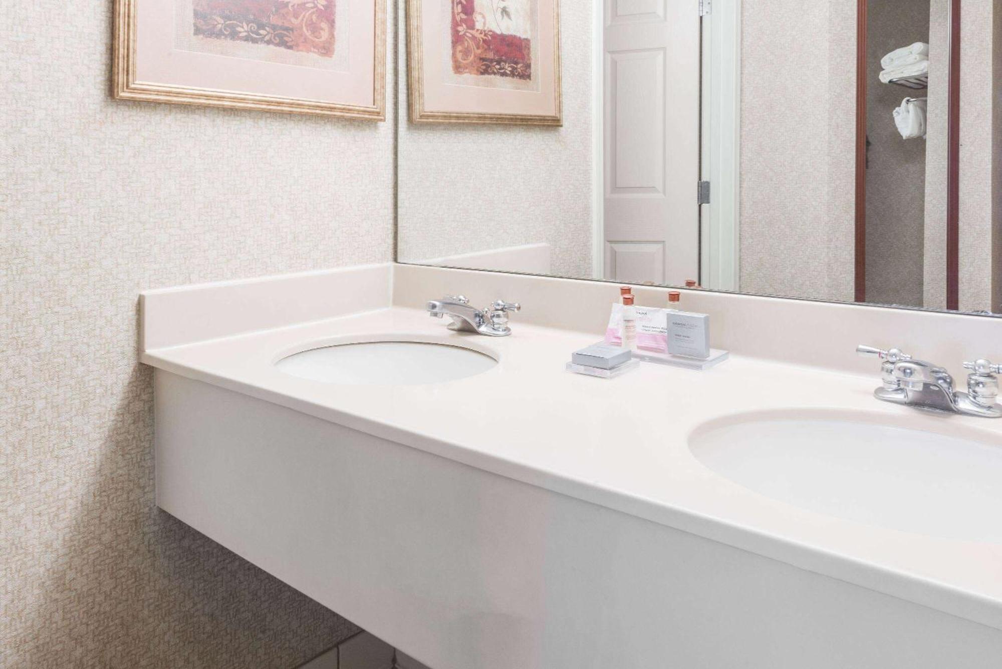 Hotel Wingate By Wyndham Airport - Rockville Road