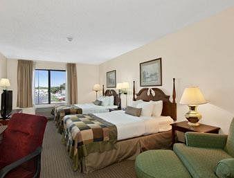 Wingate By Wyndham Airport - Rockville Road Hotel